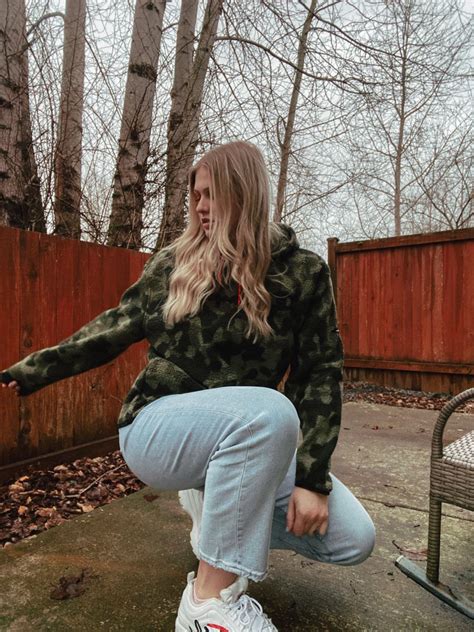 chloe holdridge